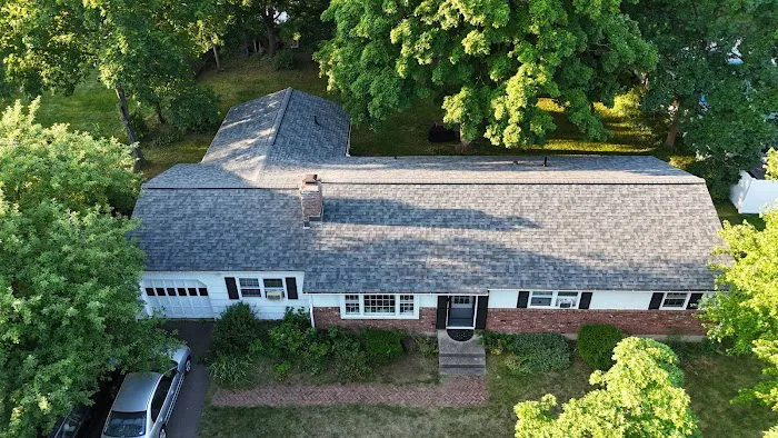 LA ROOFING LLC Picture 2