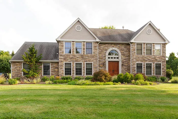 Hynes Construction - Decks, Roofing & Siding Picture 4