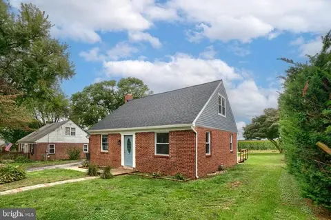 Hynes Construction - Decks, Roofing & Siding Picture 2