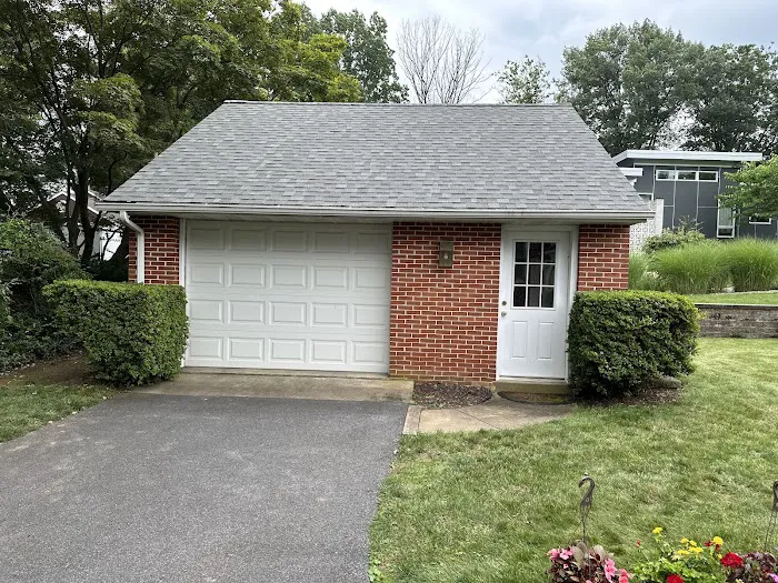 Lipson Roofing Picture 1