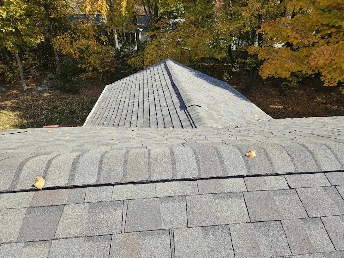 JS and R Roofing Company | Roofer | Siding | Gutters Contractor Picture 3