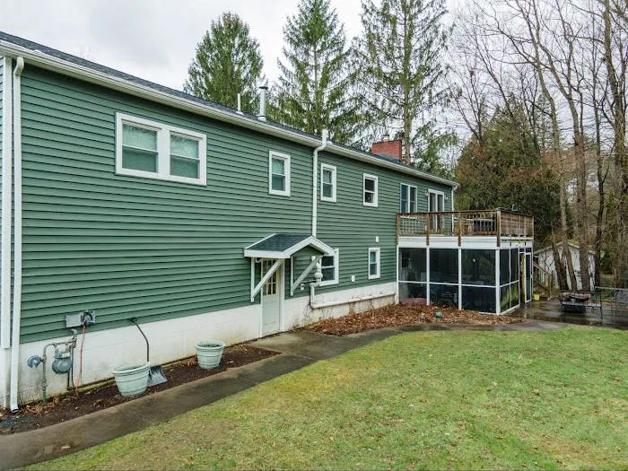 Latham Roofing & Siding Picture 1