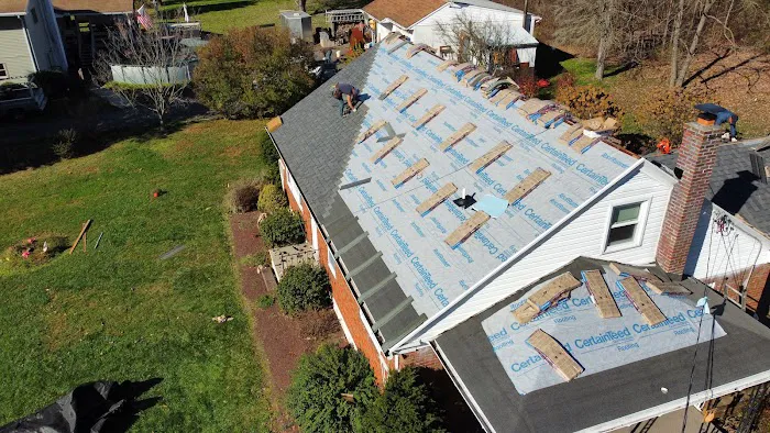 4 Guys Roofing LLC Picture 7