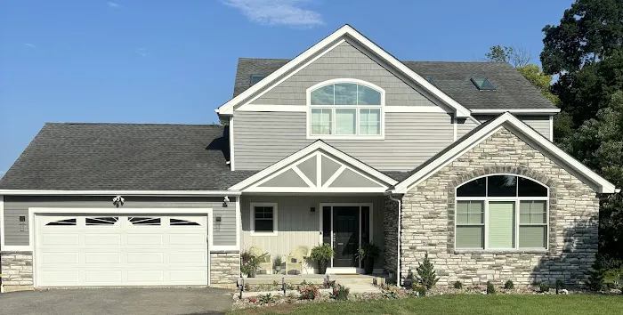 R & L Siding Picture 2