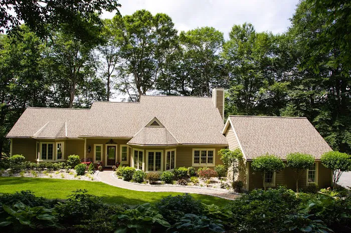 B&E Roofing & Remodeling Picture 3