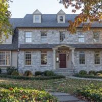 B&E Roofing & Remodeling ico