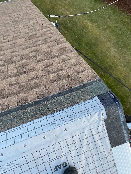 MJ ROOFING SIDING & MORE LLC Picture 3