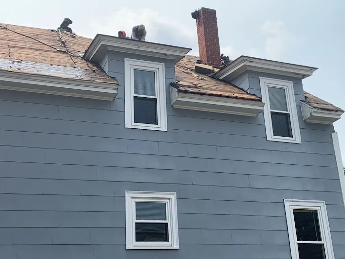 Adam Vaillancourt Roofing & Gutters Picture 3