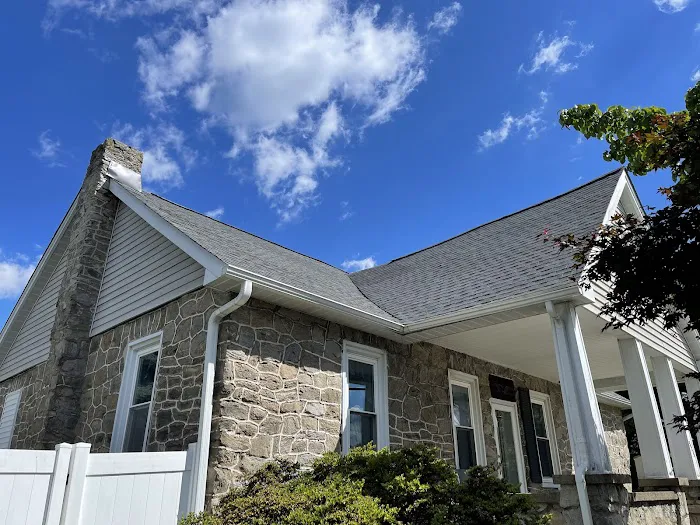 Cedar Creek Roofing & Siding Inc Picture 3