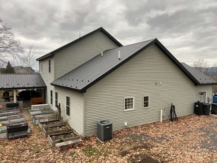 Good Hands Roofing Picture 6