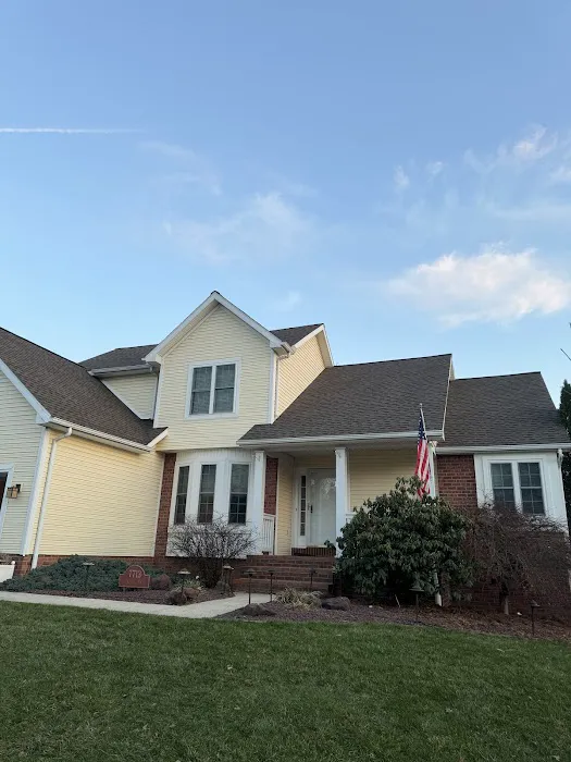 TJ's Shingles LLC Picture 4