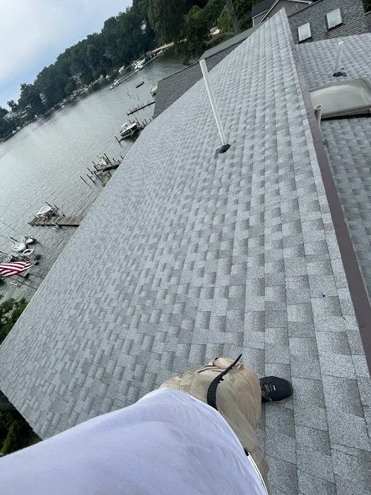Sano’s Roofing LLC Picture 1