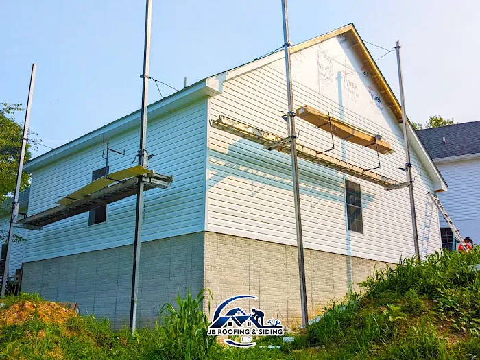 JB roofing and siding Picture 1