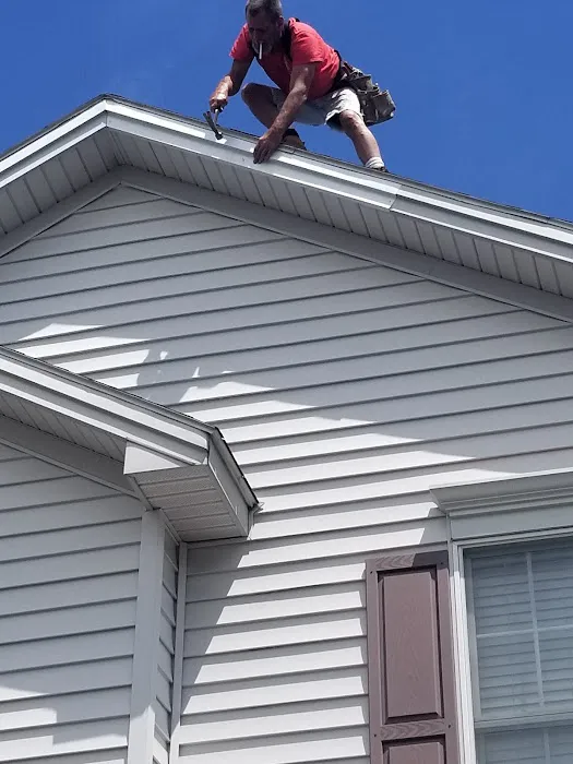 HARTZ ROOFING Picture 1