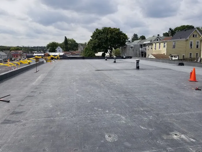 R & R Roofing /Rubber,Metal Picture 3