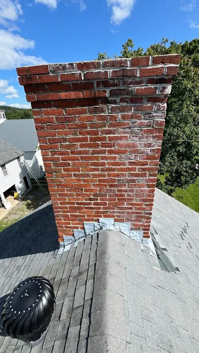 Adam Vaillancourt Roofing & Gutters Picture 1