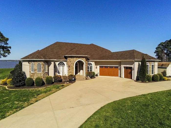 Summit Exteriors, LLC Picture 6