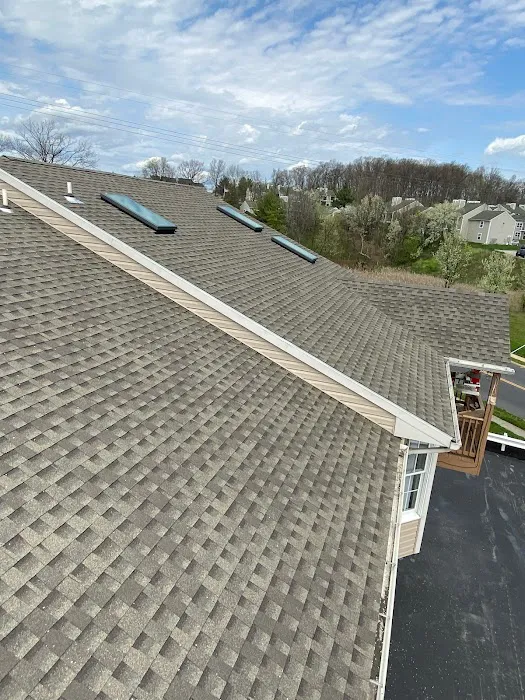Maverick Roofing LLC Picture 1