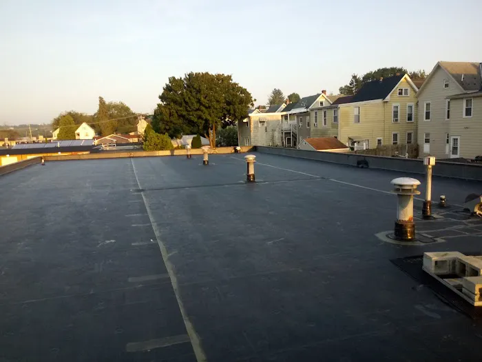 R & R Roofing/Rubber/Metal/Shingle Roofing Picture 2