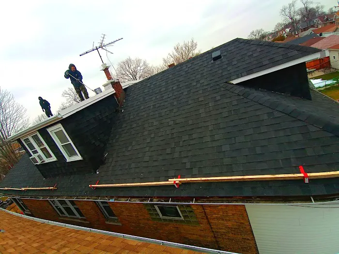 Roofing Service Pro's Picture 2