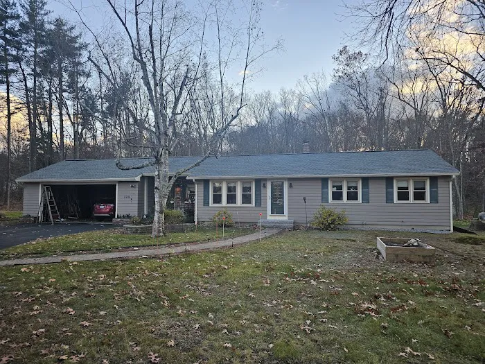 Joe's Roofing Construction Picture 7