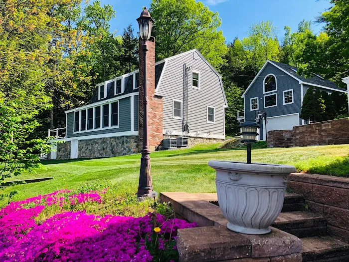 Winnipesaukee Roofing & Siding Picture 7