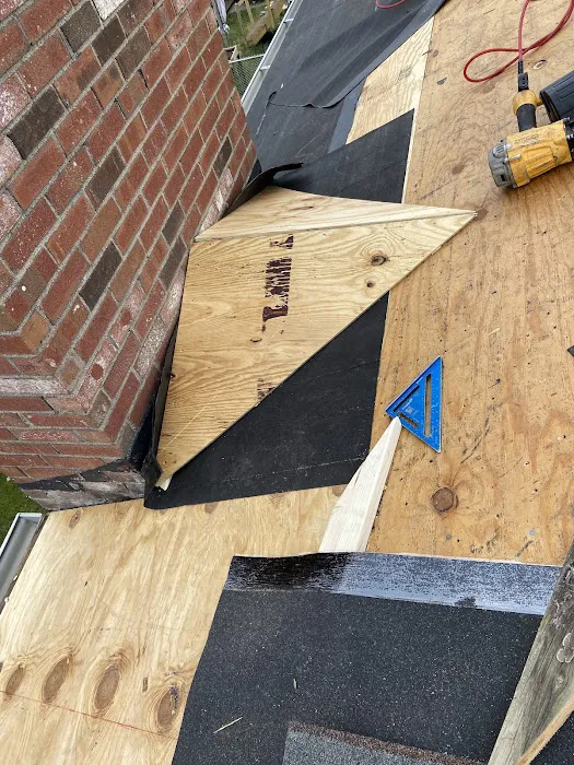 Mike's Roofing Construction Picture 3