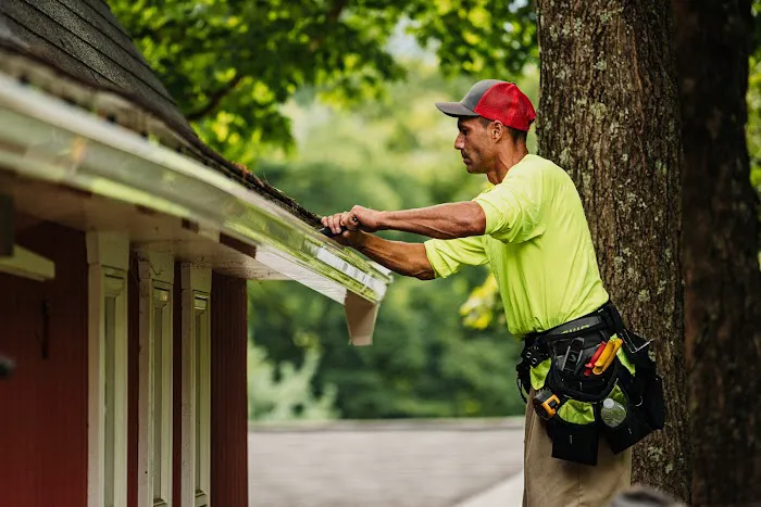Adam Vaillancourt Roofing & Gutters Picture 2