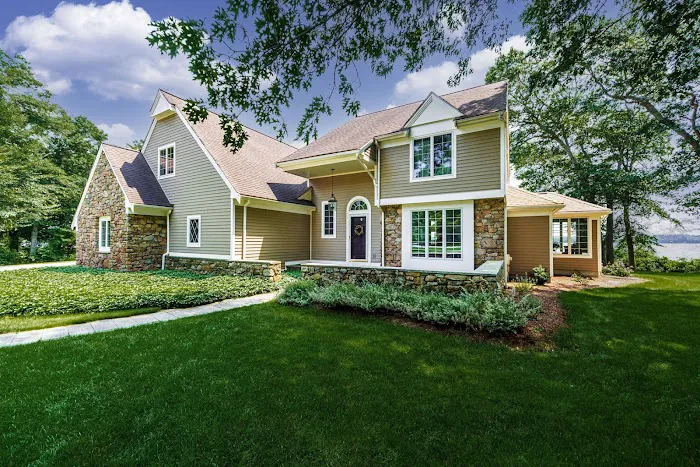 United Home Experts Picture 1