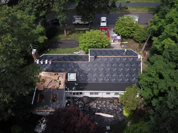 UNIVERSAL ROOFING INC Picture 5