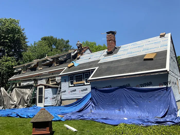 UNIVERSAL ROOFING INC Picture 4