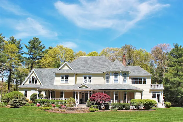 H&R ROOFING Picture 1