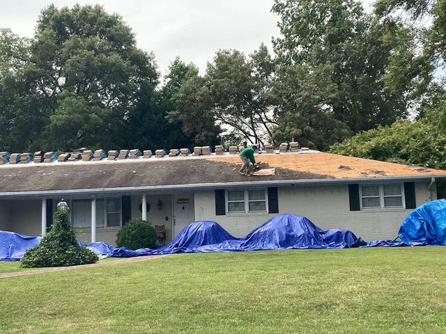 Master Roofing & Siding Picture 1