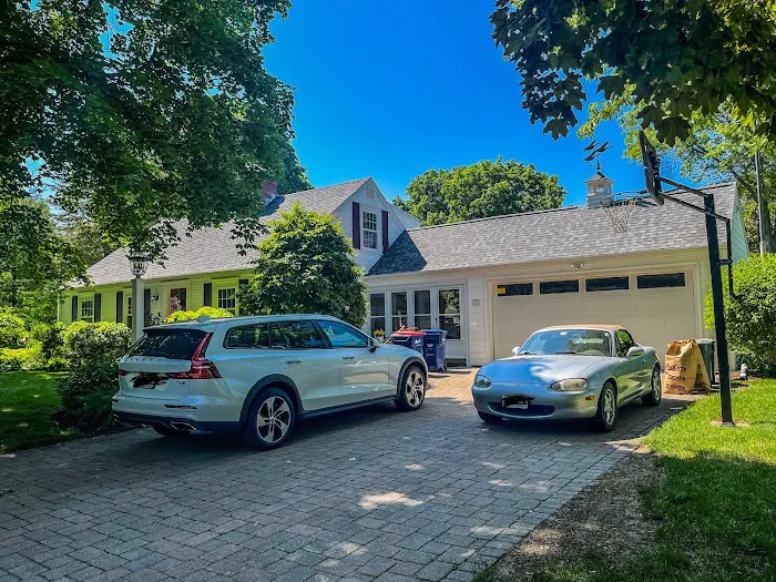 B & R Fournier Construction Picture 2