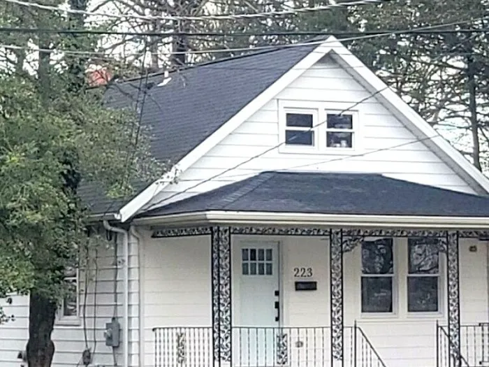 Love's Roofing & Siding Picture 9