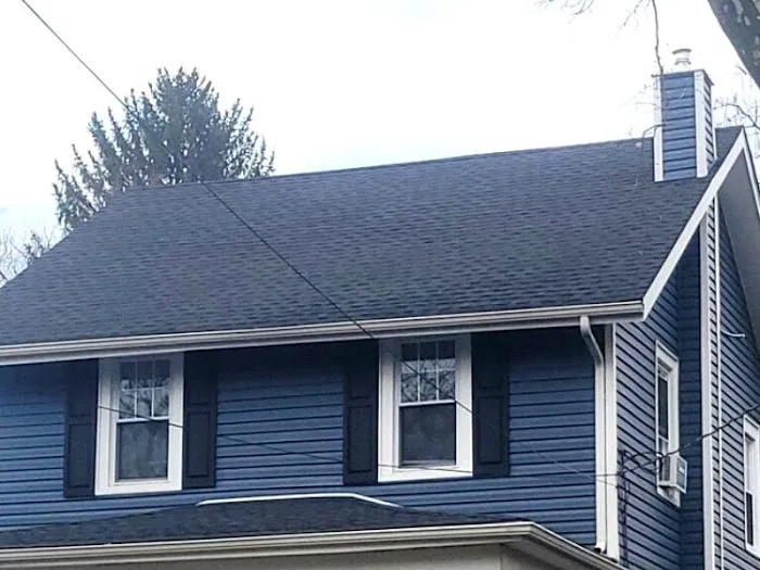 Love's Roofing & Siding Picture 4