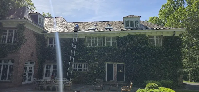 Splendor Roofing and Gutters Picture 2