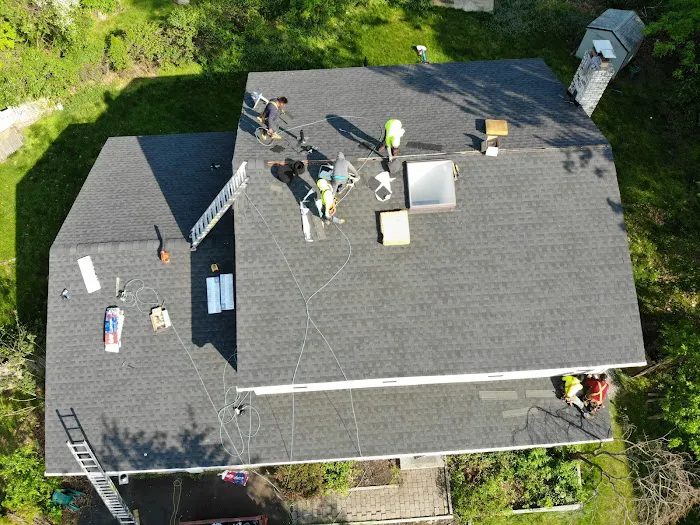 Segelman Shaw Roofing, Siding & Gutters Picture 3