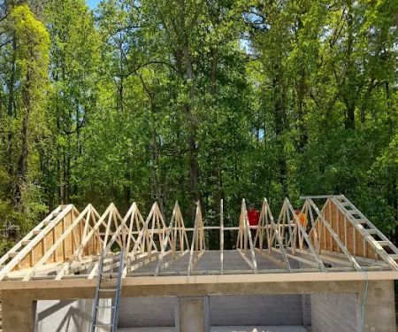 O & R Roof and Carpentry, LLC