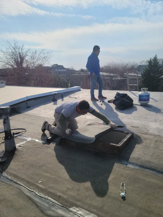 O & R Roof and Carpentry, LLC Picture 10