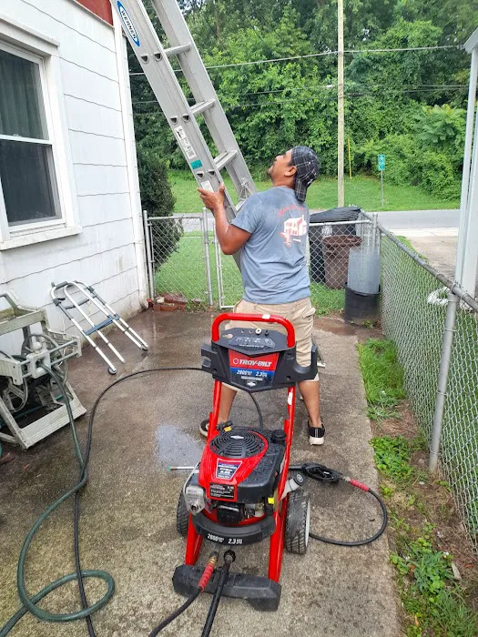 O & R Roof and Carpentry, LLC Picture 9