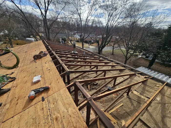 E&E Contracting LLC Picture 1