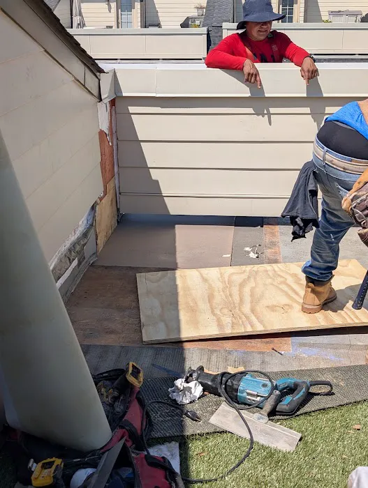 RIVERA ROOFING & RENOVATIONS Picture 2