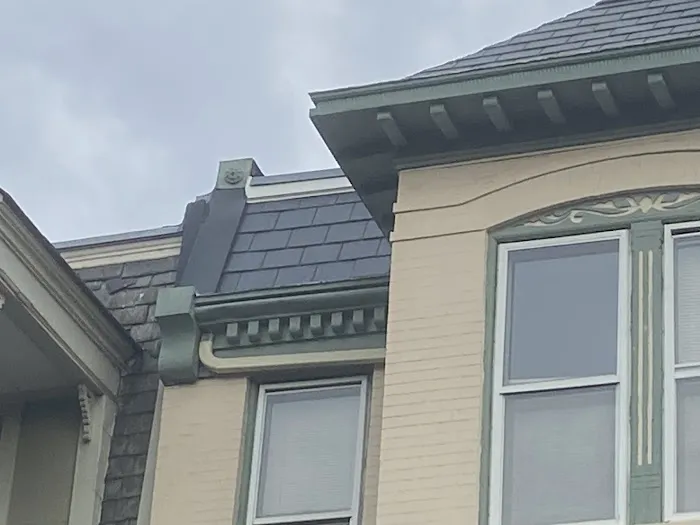 Exterior Medics Picture 7