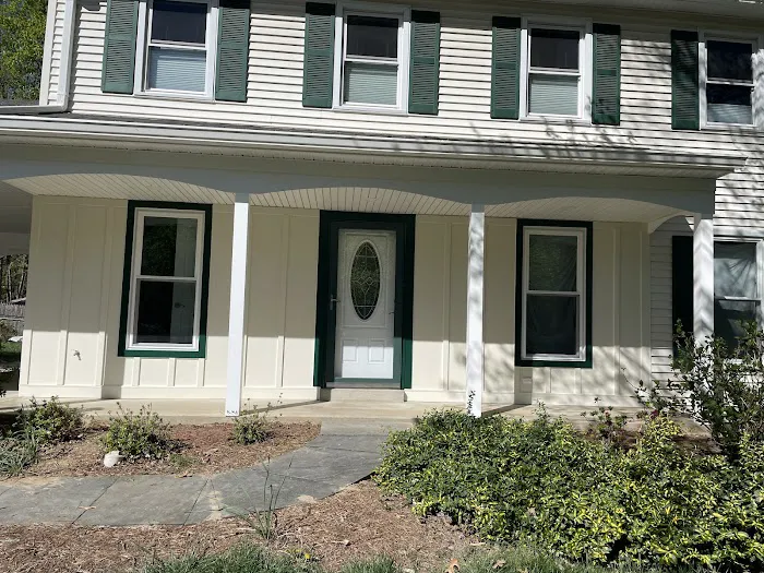 Exterior Medics Picture 6