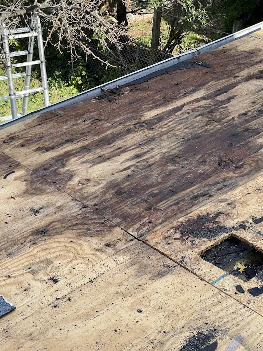 M&M Roofing and Siding Corporation Picture 1