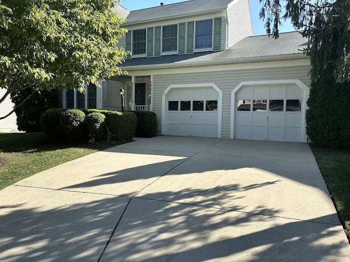 Ez Roofing and Gutters LLC Picture 9