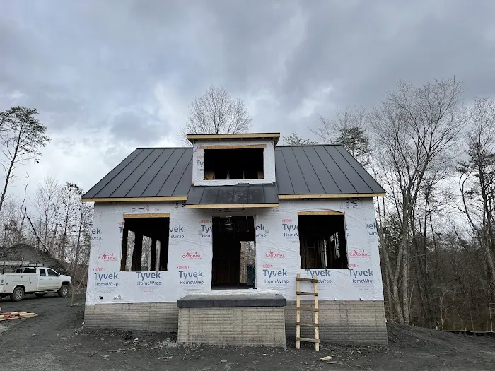 McGlothlin Roofing LLC Picture 1