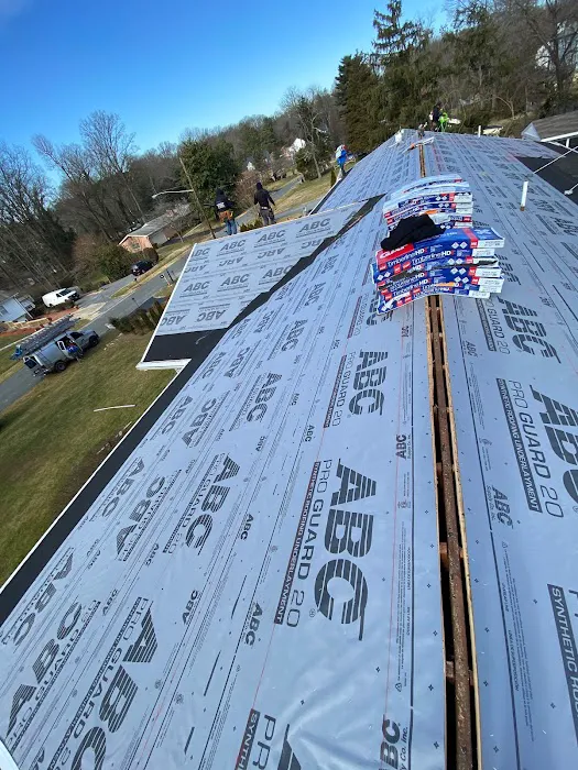 J&I Roofing LLC Picture 1