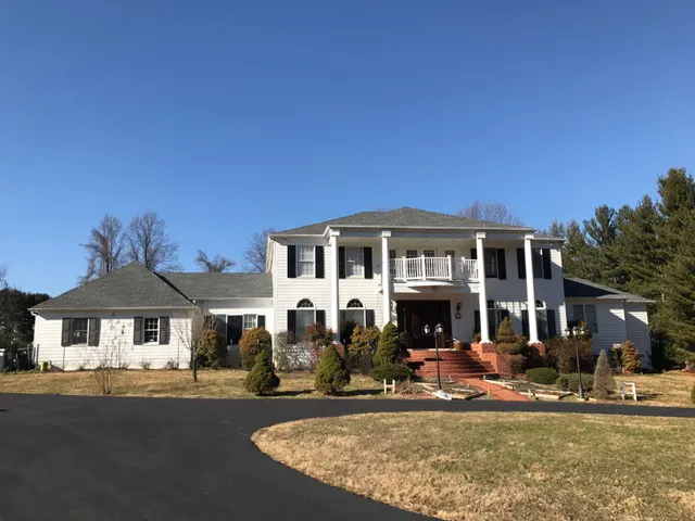 DMV Roofing LLC Picture 3